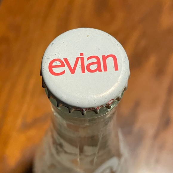 2008 Evian X Christian Lacroix Bottle (Unopened) - Picture 4 of 6